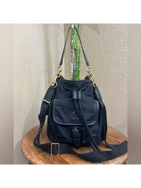 TORY BURCH SCOUT SMALL BLACK NYLON DRAWSTRING BUCKET